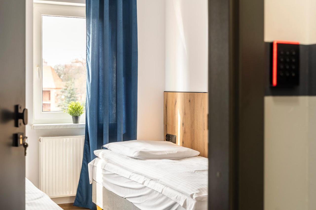 Gems Hostel Głogów Buitenkant foto