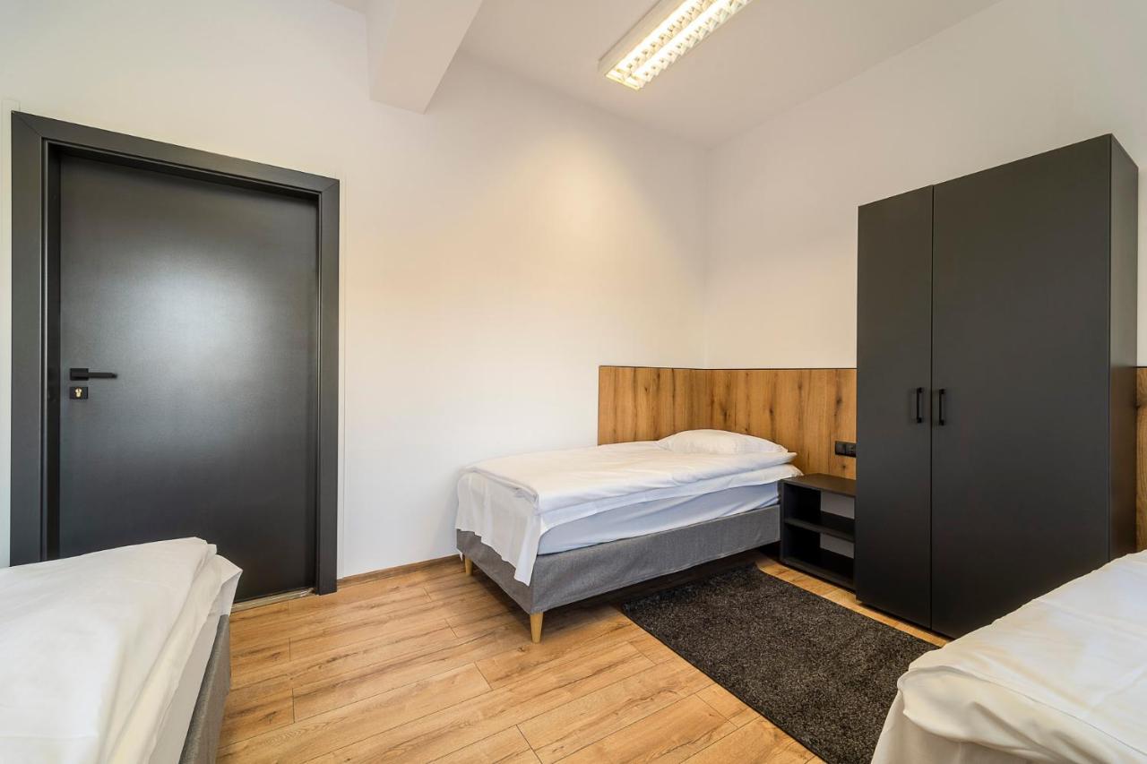 Gems Hostel Głogów Buitenkant foto